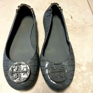TORY BURCH Minnie Croc Embossed Ballet Flats Grey